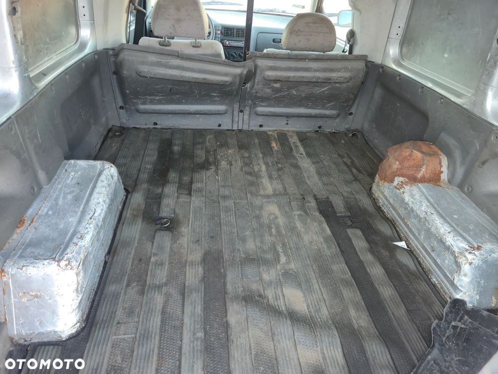 Volkswagen Caddy - 7