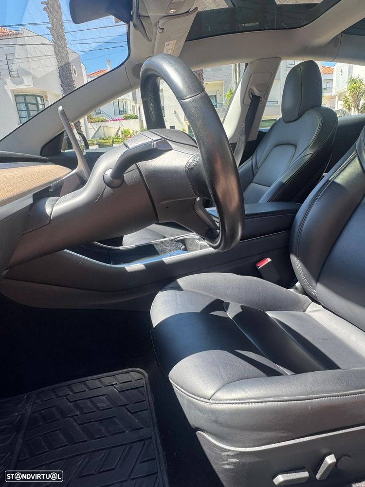 Tesla Model 3 - 7