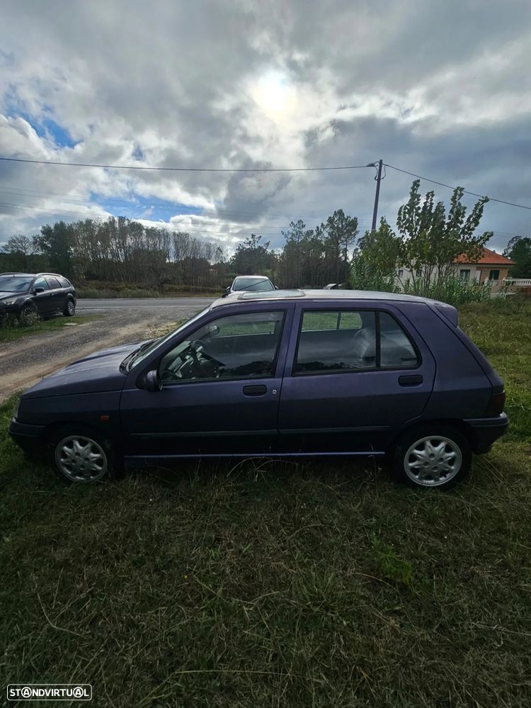 Renault Clio 1.9 RT - 6