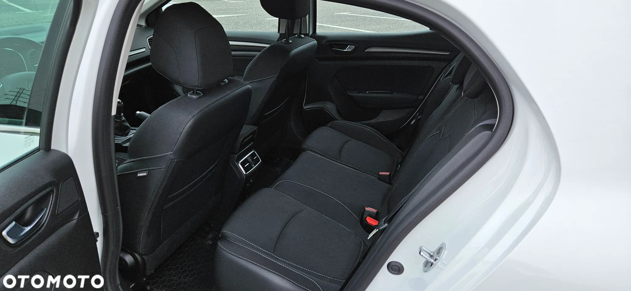 Renault Megane 1.3 TCe FAP Zen - 19