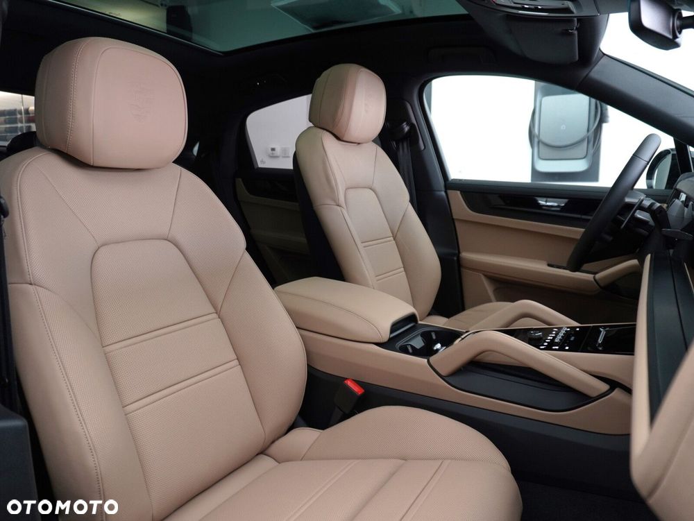 Porsche Cayenne E-Hybrid PHEV Black Edition - 32