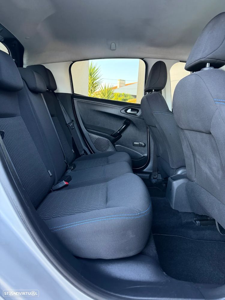 Peugeot 208 1.6 BlueHDi Style - 13