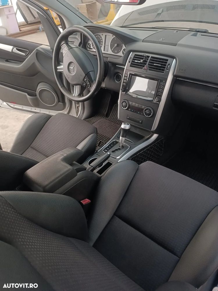 Dezmembrez Mercedes B Class W245 - 2