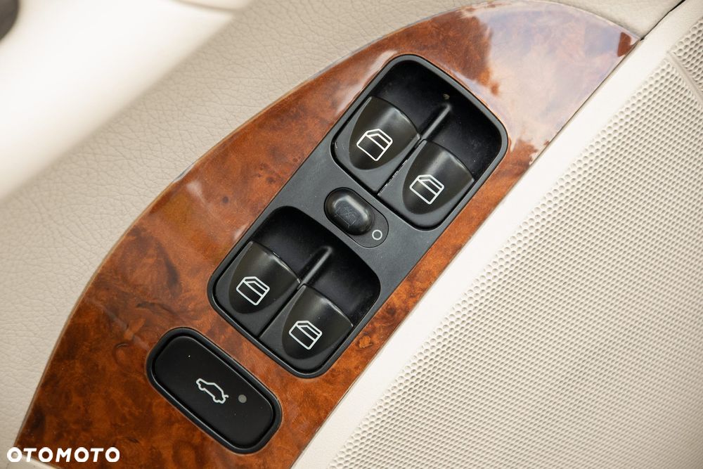 Mercedes-Benz CLK - 27