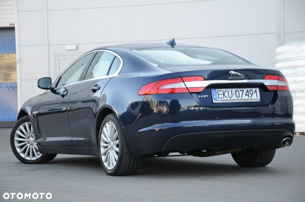 Jaguar XF - 14