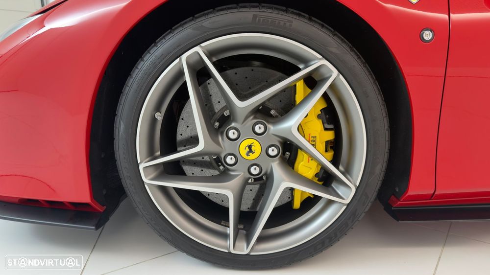 Ferrari F8 Tributo Spider - 21