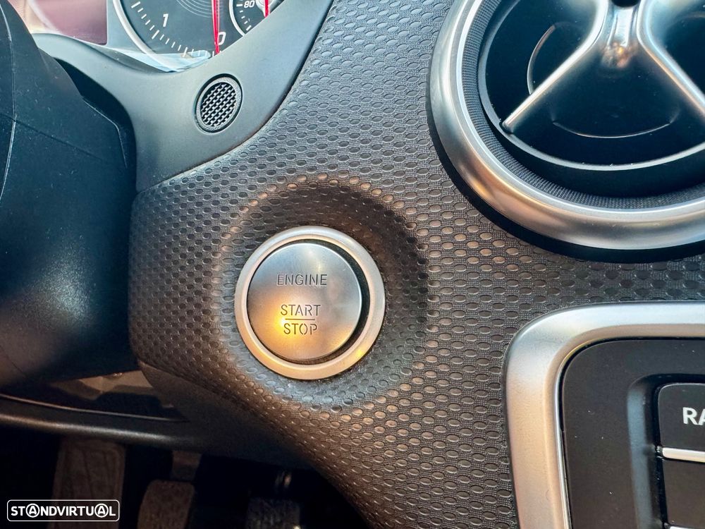 Mercedes-Benz A 180 d AMG Line - 17