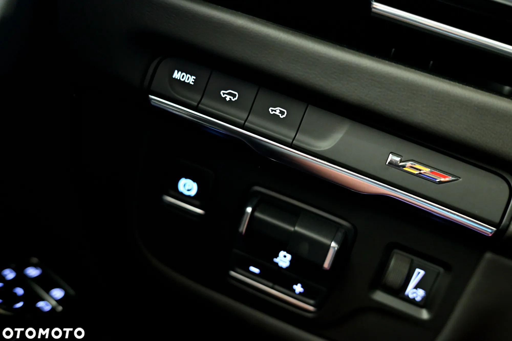 Cadillac Escalade - 26