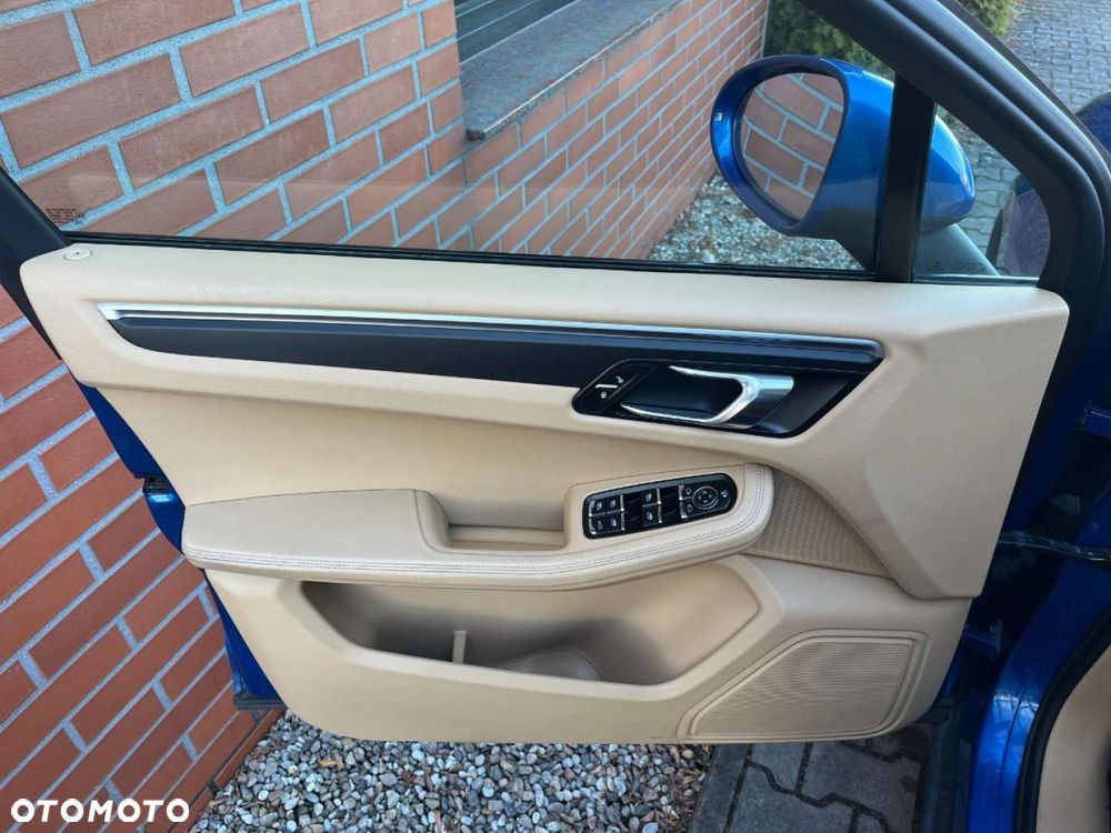 Porsche Macan - 28