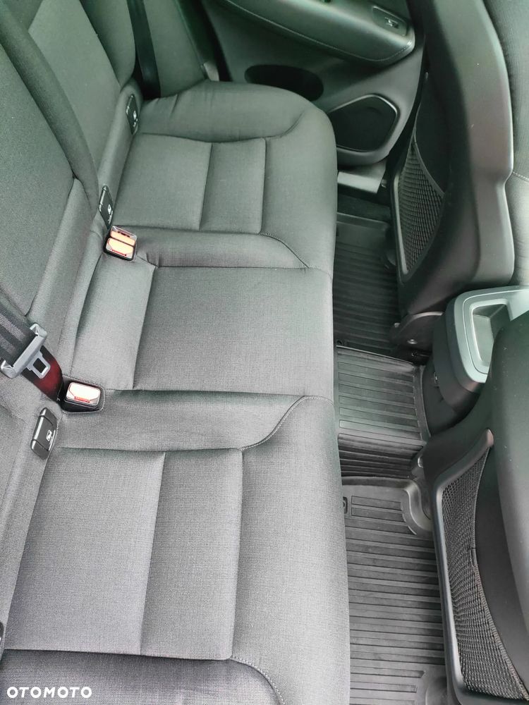 Volvo XC 60 B4 B Inscription - 4
