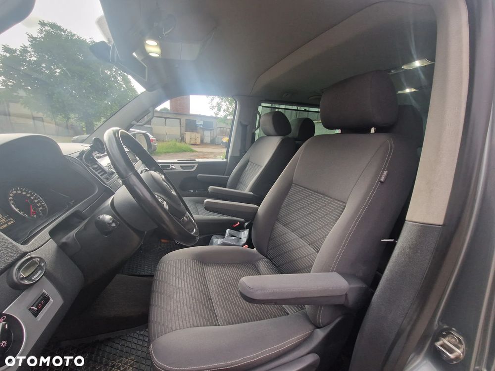 Volkswagen Multivan - 12