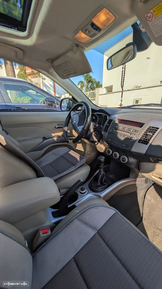 Mitsubishi Outlander 2.0 DI-D Instyle 4WD - 4