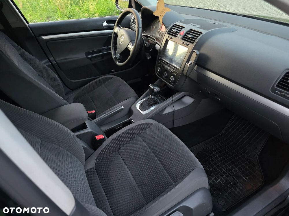 Volkswagen Golf 2.0 TDI Comfortline DSG - 16
