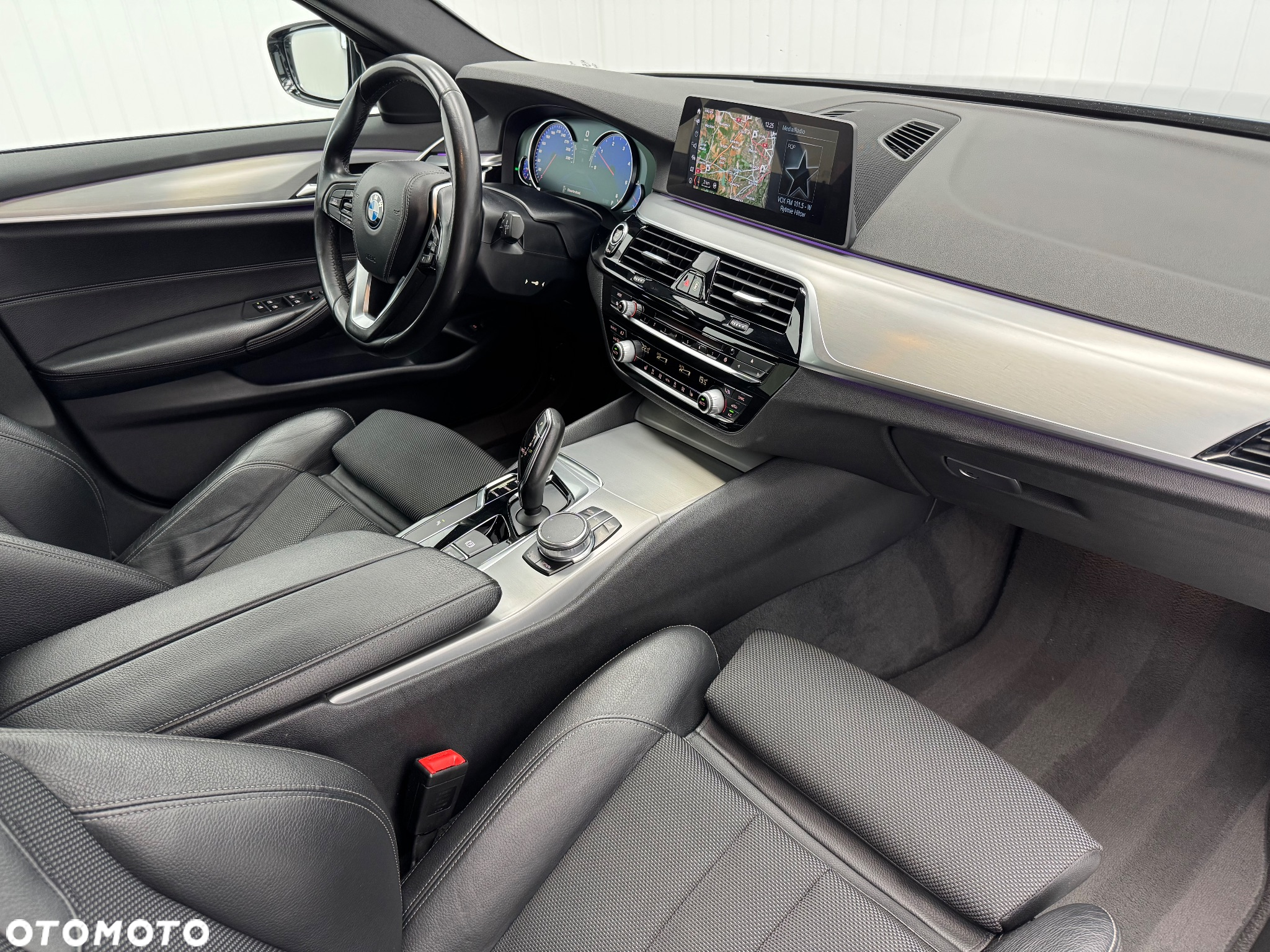 BMW Seria 5 520d Touring Sport Line - 22