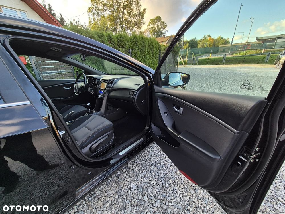 Hyundai i30 blue Kombi 1.6 GDi Passion - 33