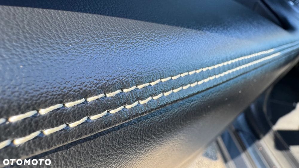 Volvo V40 D3 Geartronic RDesign - 28