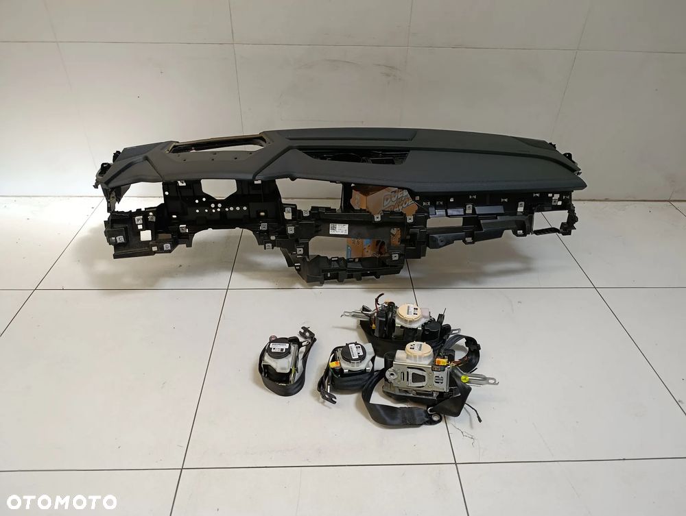 Deska konsola poduszki pasy eu head up #3 Audi Q8 e-tron etron lift - 1
