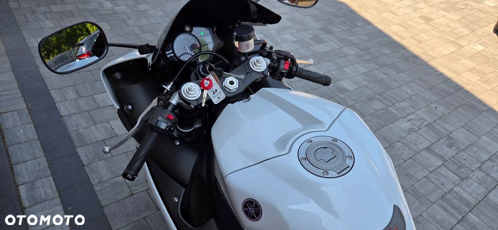 Yamaha YZF - 11