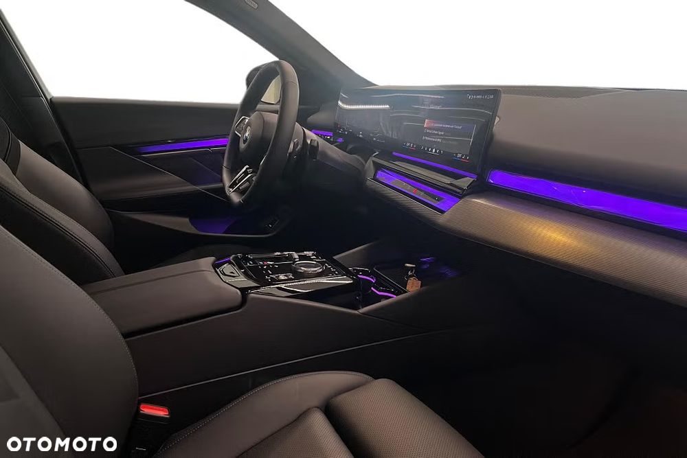 BMW Seria 5 520d xDrive mHEV M Sport - 12