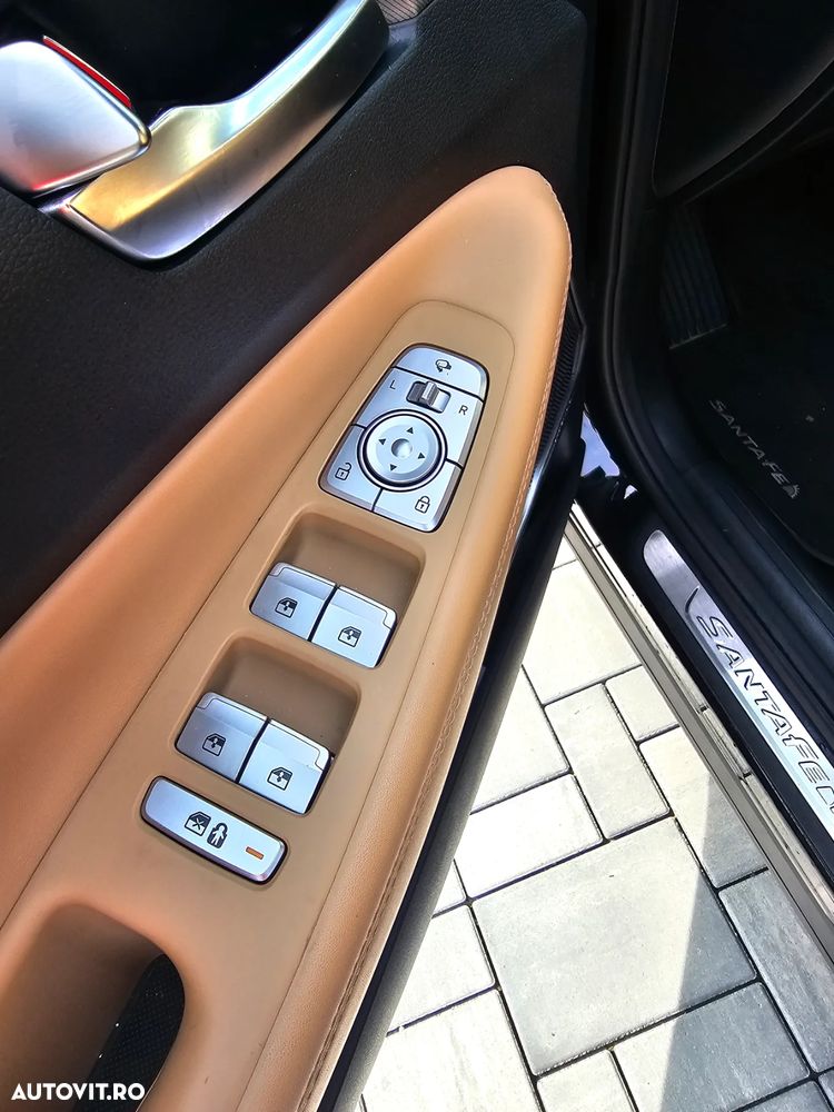 Hyundai Santa Fe ver-1-6-l-252-cp-4wd-6at-7-locuri-phev-calligraphy - 24