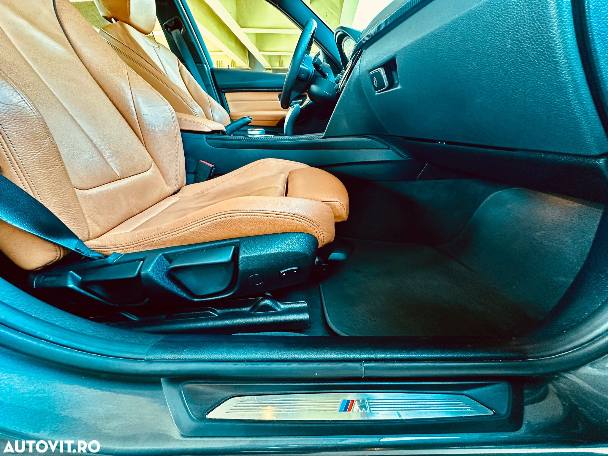 BMW Seria 3 318i Aut. M Sport - 28