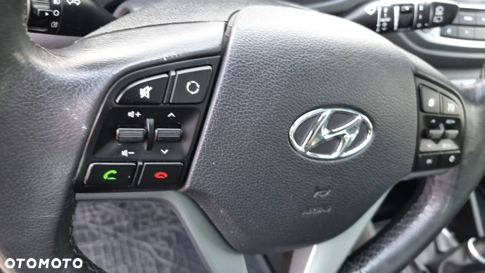 Hyundai Tucson blue 1.7 CRDi 2WD Intro Edition - 23