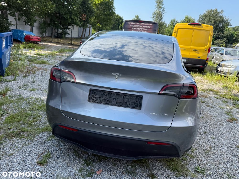 Tesla Model Y 79kWh Long Range Premium AWD - 5