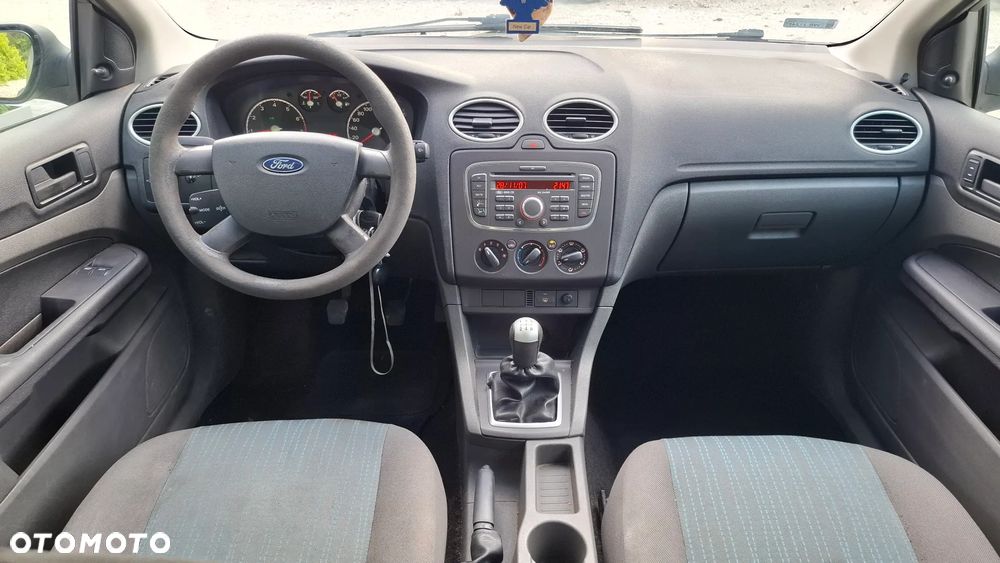 Ford Focus 1.4 Ambiente - 19