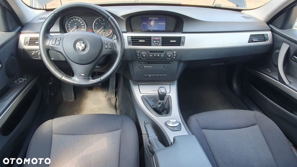 BMW Seria 3 325i - 12