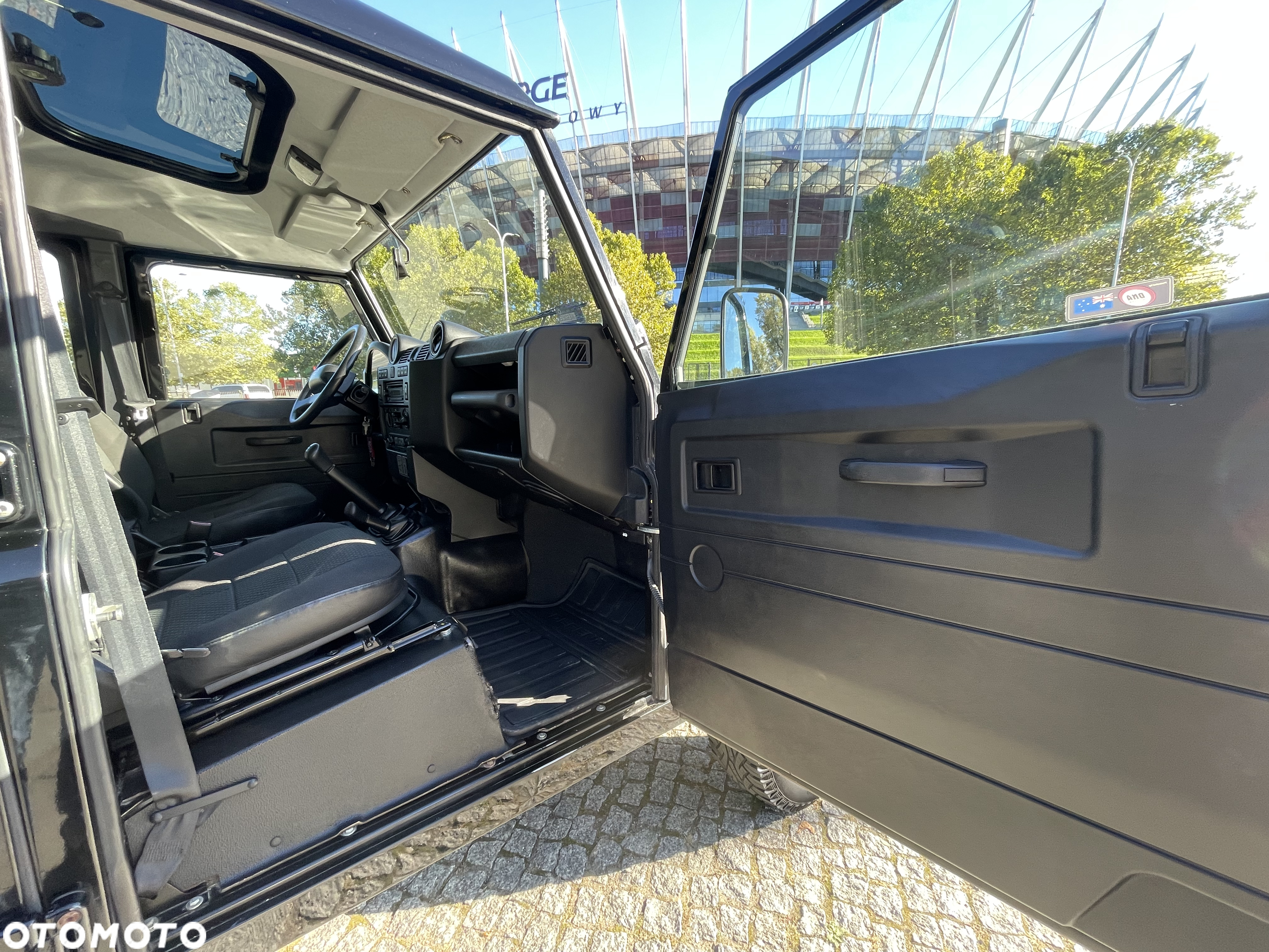 Land Rover Defender 110 2.2 TD4 SE - 22