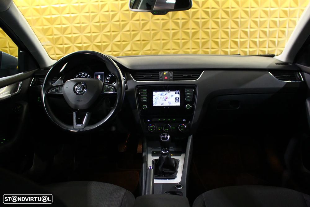Skoda Octavia 1.6 TDI Sportline Pack - 14