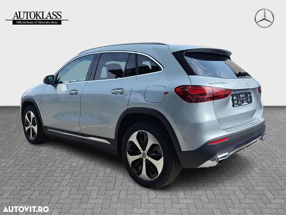 Mercedes-Benz GLA 250 e - 6