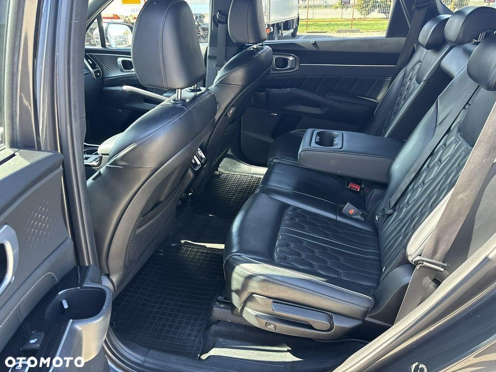 Kia Sorento - 12