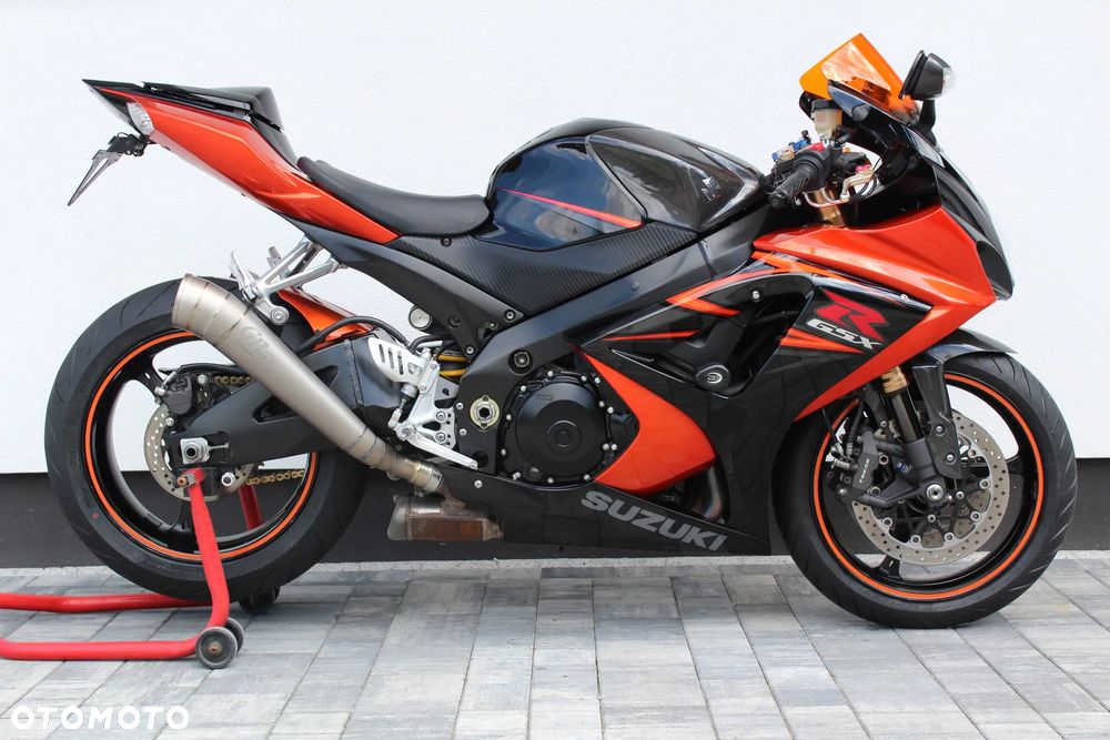 Suzuki GSX-R - 6
