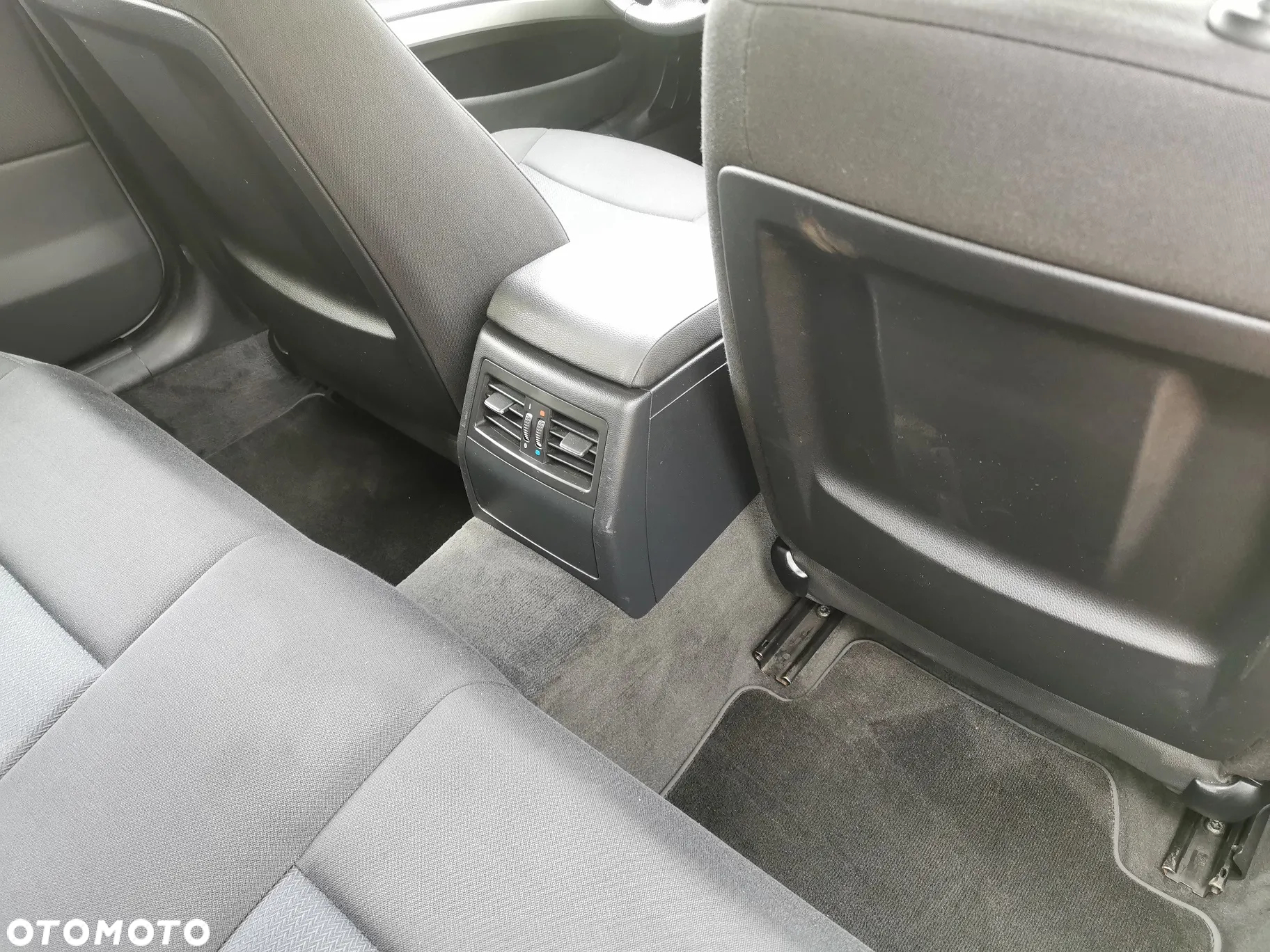 BMW Seria 3 318d - 17