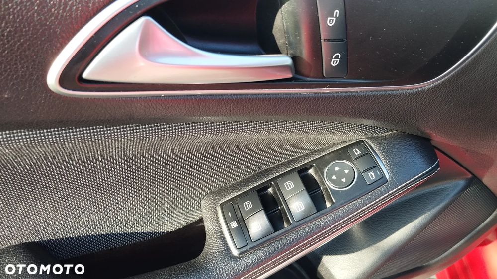 Mercedes-Benz Klasa A 180 (BlueEFFICIENCY) Urban - 15