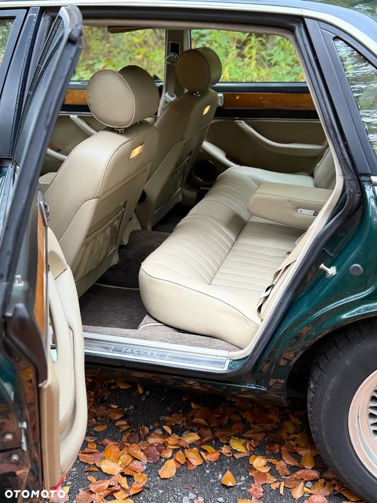 Jaguar XJ - 7