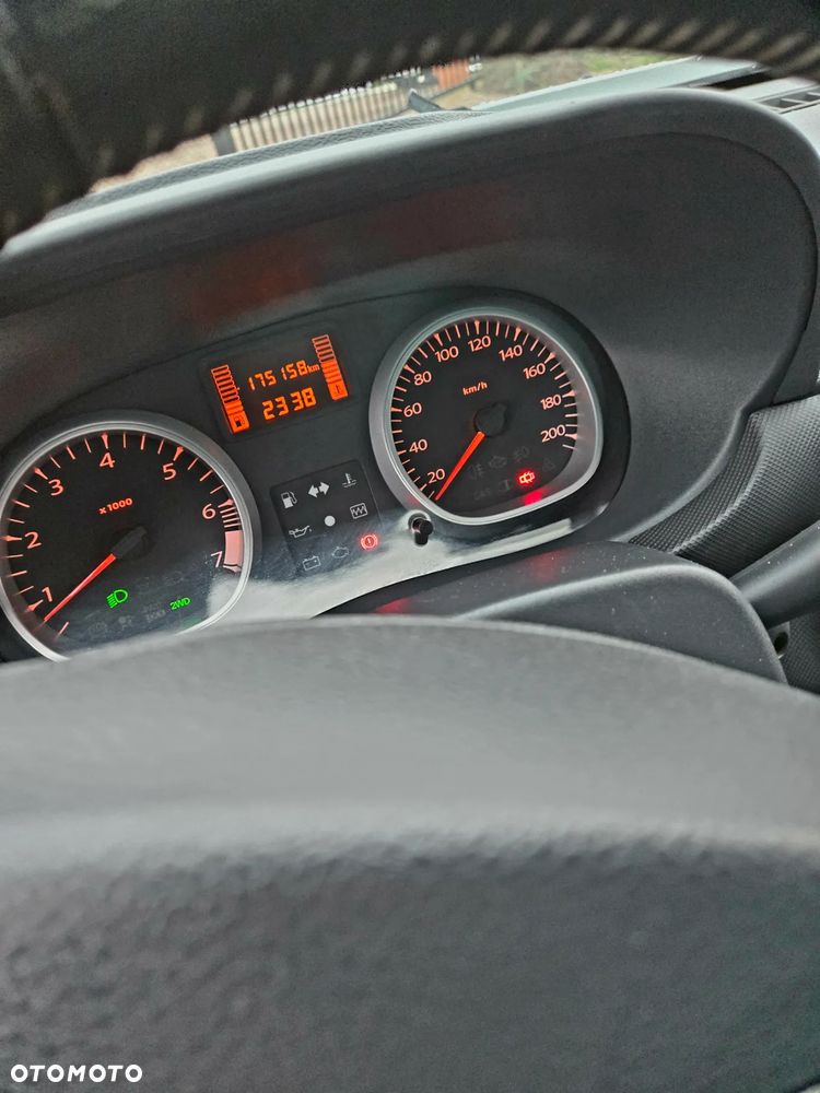 Dacia Duster 1.6 16V 4x4 Prestige - 15