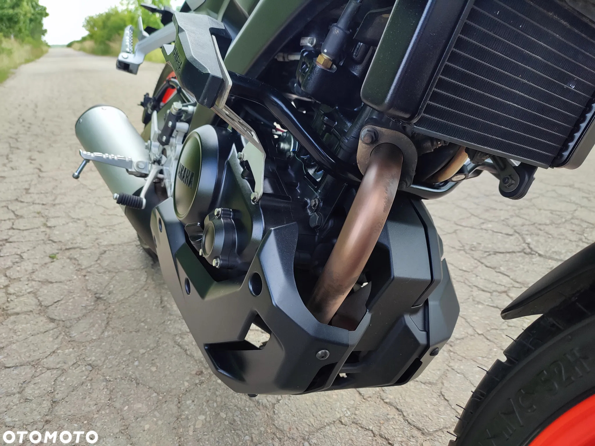 Yamaha MT - 24