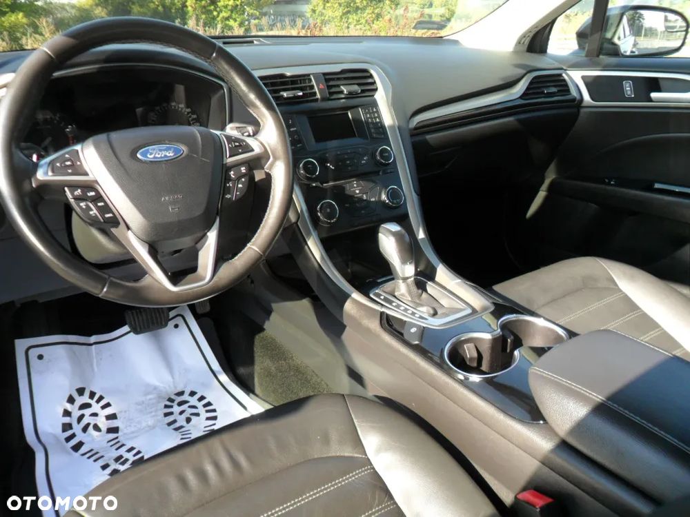 Ford Mondeo 2.0 EcoBoost Titanium - 24
