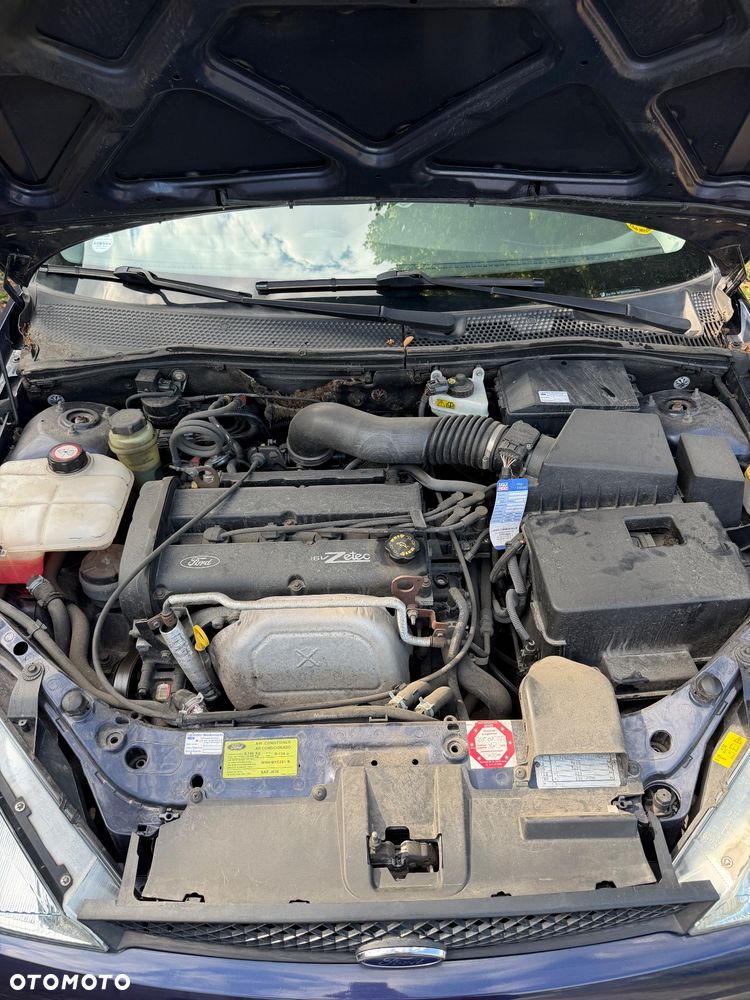 Ford Focus 1.8 Futura - 18
