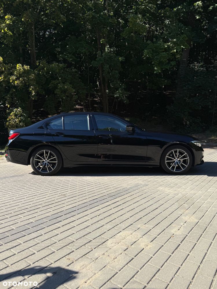 BMW Seria 3 320d Sport Line - 12