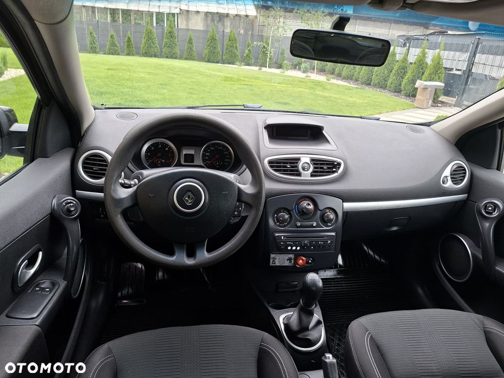 Renault Clio - 7