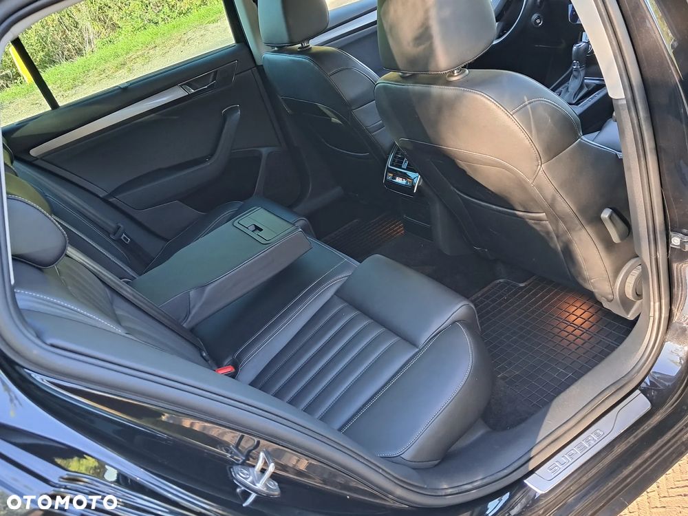 Skoda Superb 2.0 TDI SCR Ambition DSG - 27