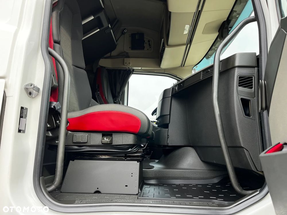 Volvo FH 460 HYDRAULIKA SPROWADZONY Z FRANCJI SERWISOWANY LODÓWKA KLIMA POSTOJOWA - 16