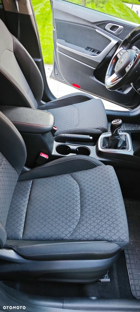 Kia Ceed 1.6 CRDi SCR L - 16