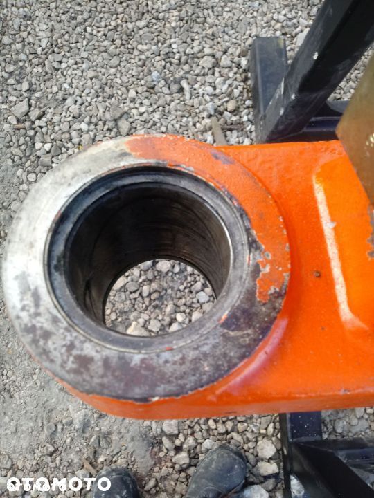 Siłownik Fiat Kobelco E145W 147 65 70 - 2