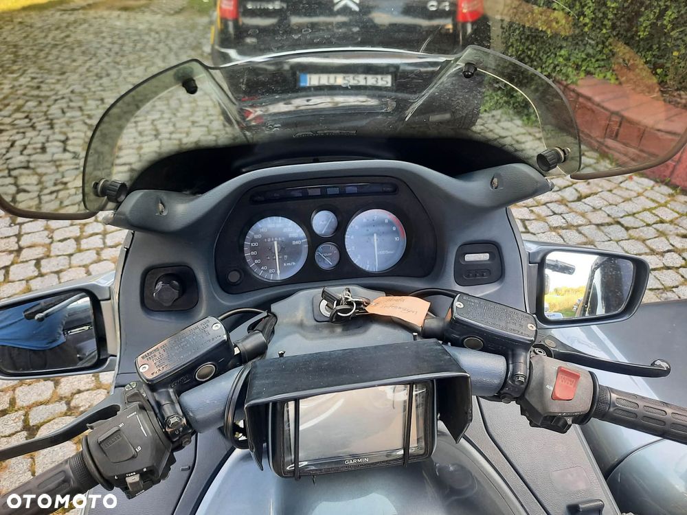 Honda ST - 9