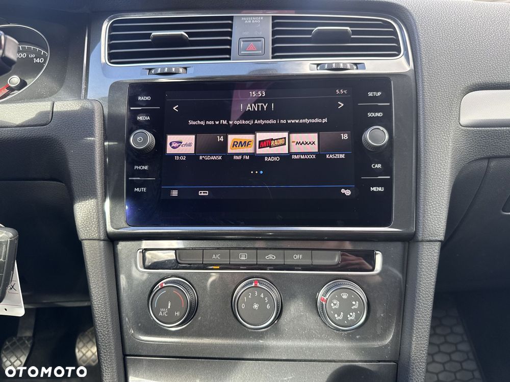 Volkswagen Golf - 25