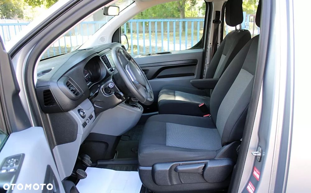 Opel Vivaro - 17